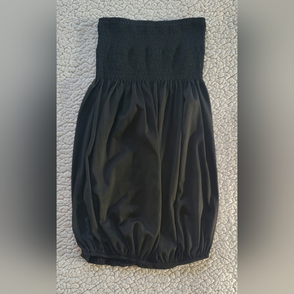 Black strapless top. Size medium.